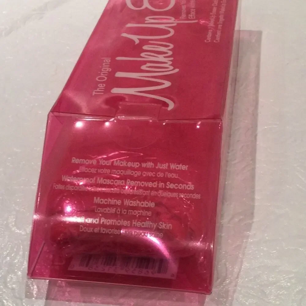 The Original Makeup Eraser in Pink